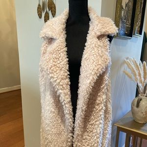 Long fuzzy vest with collar